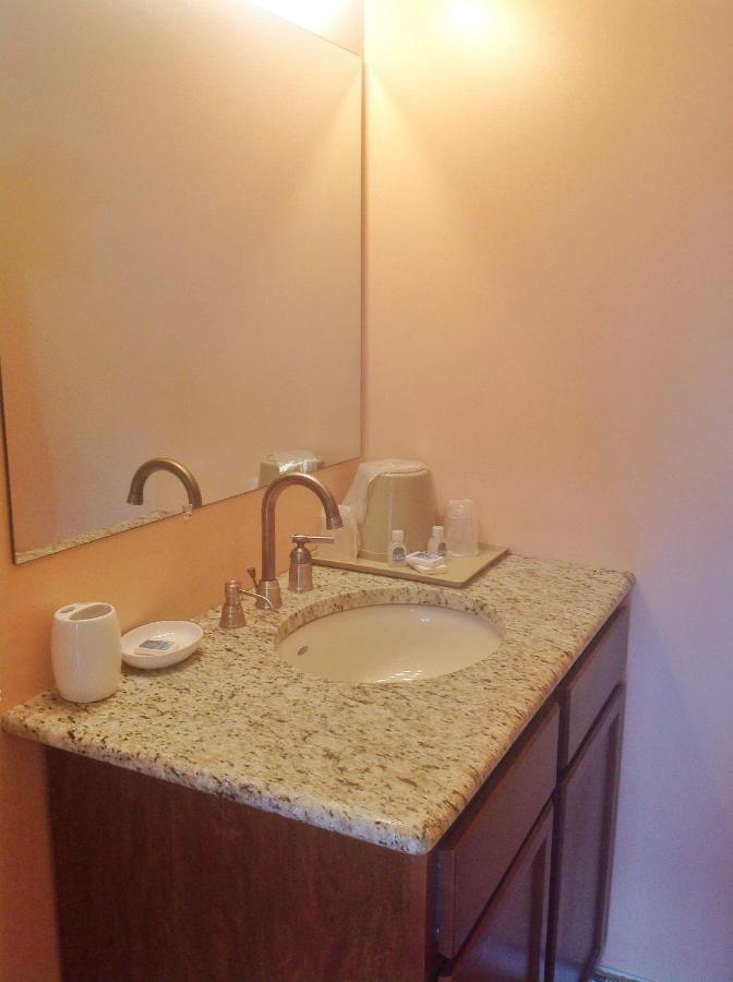 And Suites Motel 2*