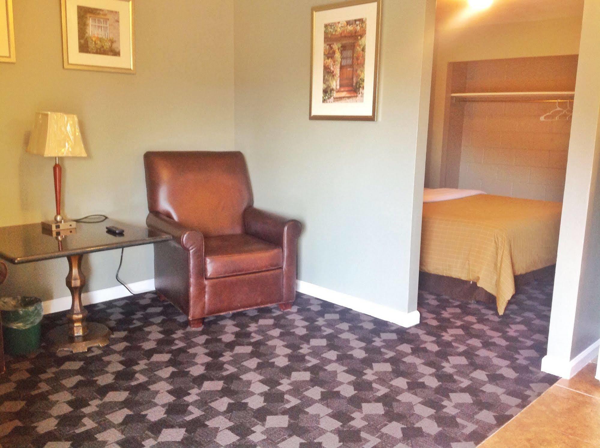 And Suites Jefferson