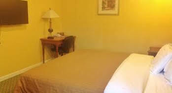 And Suites Motel